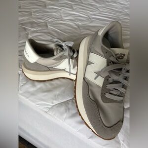 BRAND NEW New Balance Women's White and Gray 273 Sneakers